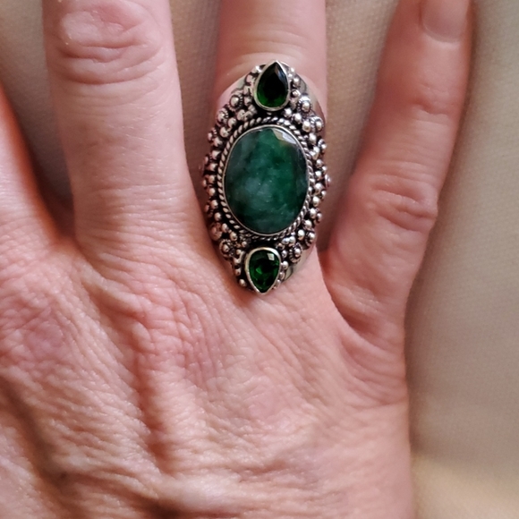 New Emerald and Peridot 925 Silver Statement Ring. - Picture 15 of 16